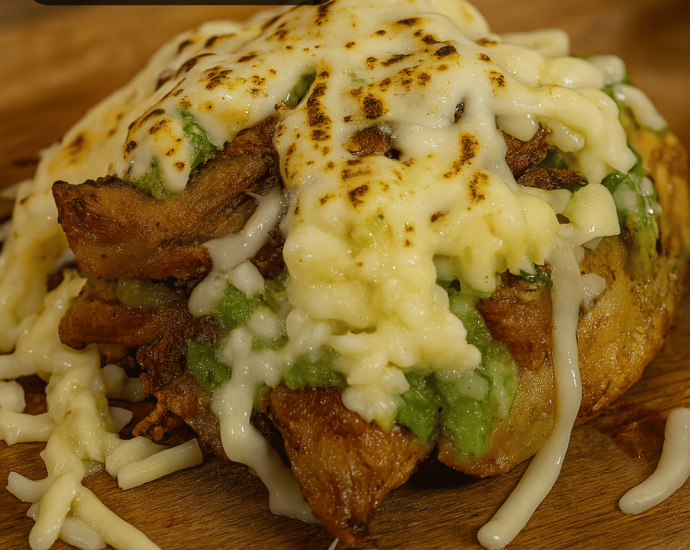 Resep Ayam Geprek Cabe Ijo Mozzarella, Pedas Gurih Lumer di Mulut!