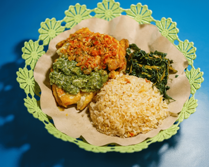 ayam sambel ijo dengan daun jeruk